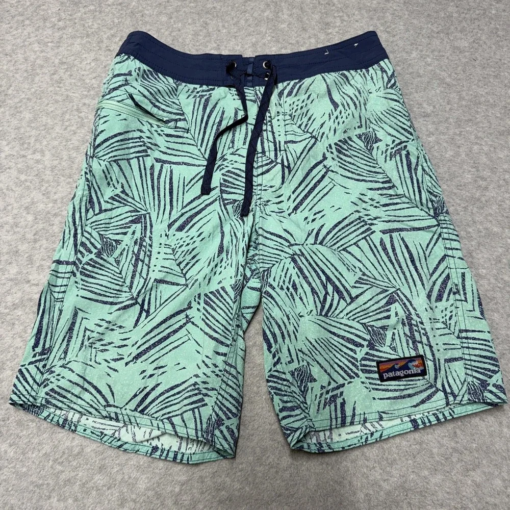 Patagonia Stretch Wavefarer Board Shorts Mens 30 Green Tropical Leaf Print